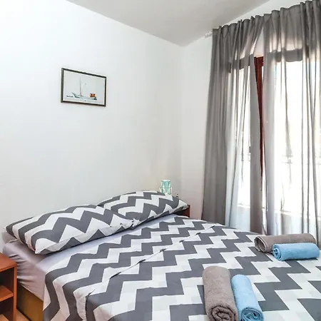 Vakantiehuis Six-bedroom Holiday In Omiš