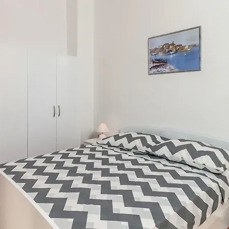Six-bedroom Holiday In
