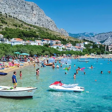 Vakantiehuis Six-bedroom Holiday In Omiš