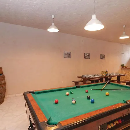 Six-bedroom Holiday In *