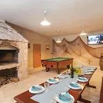 Six-bedroom In *