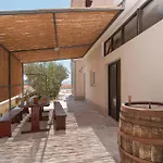 Six-bedroom In * أوميس