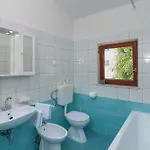 Six-bedroom In