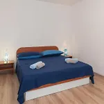 Six-bedroom In *