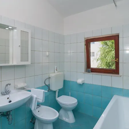 Six-bedroom In